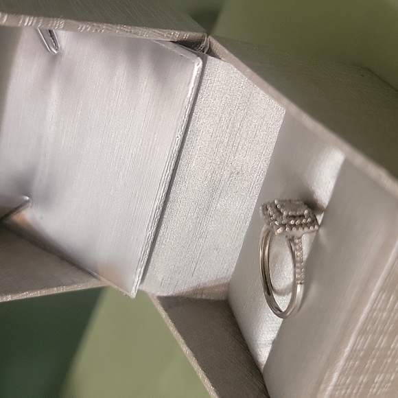 Princess cut diamond wedding ring - Picture 3 of 4